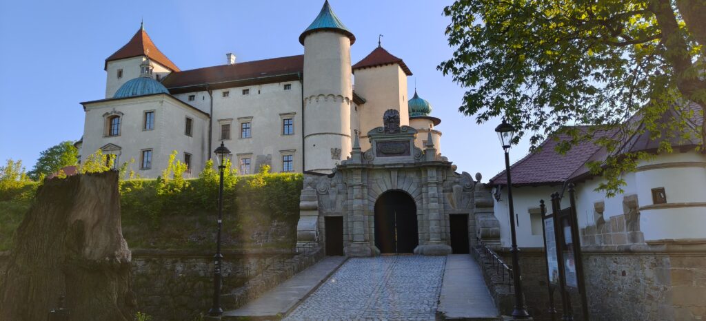 Szlakiem historii – zamki pogórza oraz Sądecczyzny